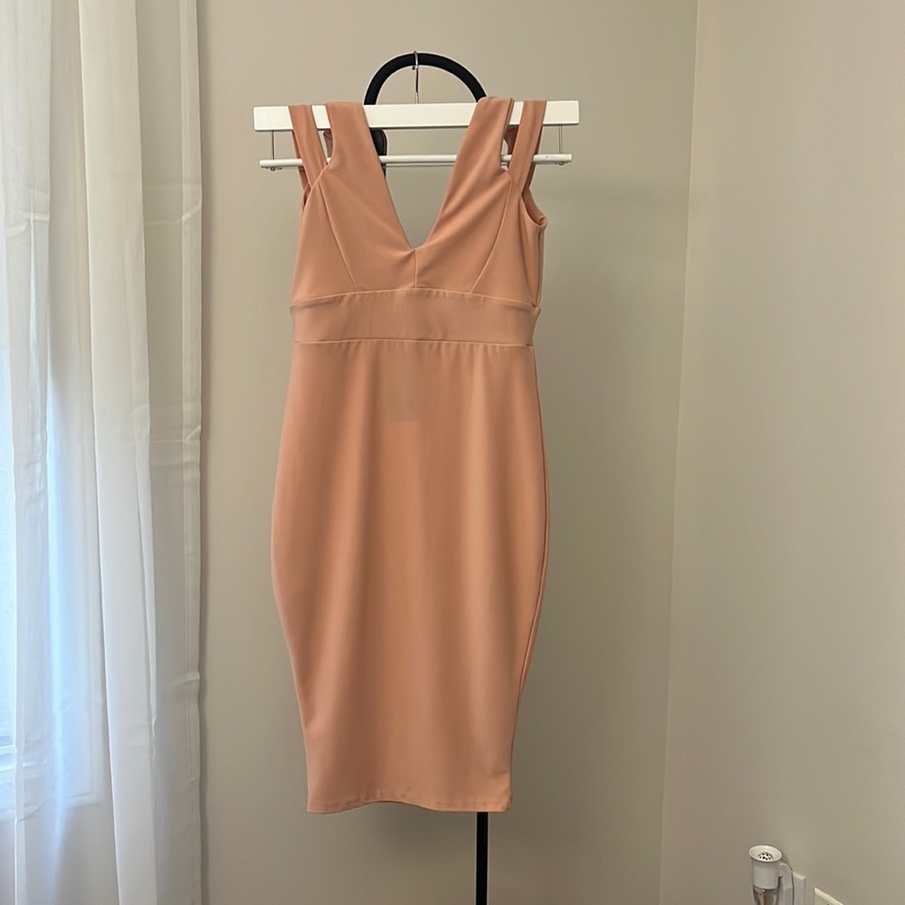 Boohoo blush dress
